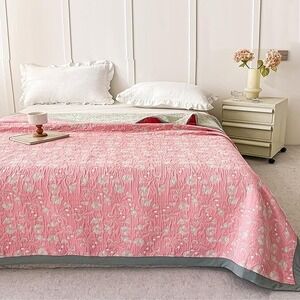 Hotel Collection Queen Quilt Set 88 x 88‎ Inches, 3 Piece Lightweight Pink NWT